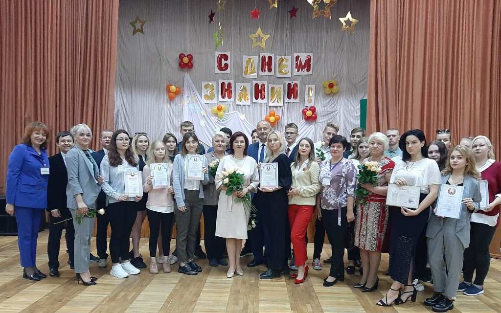Глава концерна «Беллегпром» Татьяна Лугина поздравила учащихся профильного колледжа с Днем знаний
