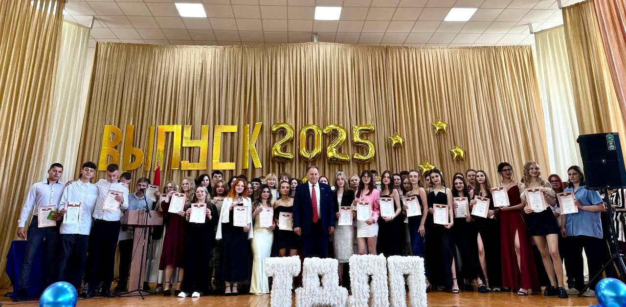 Колледж целенаправленно решает кадровый вопрос лёгкой промышленности, обеспечивая предприятия квалифицированными работниками.