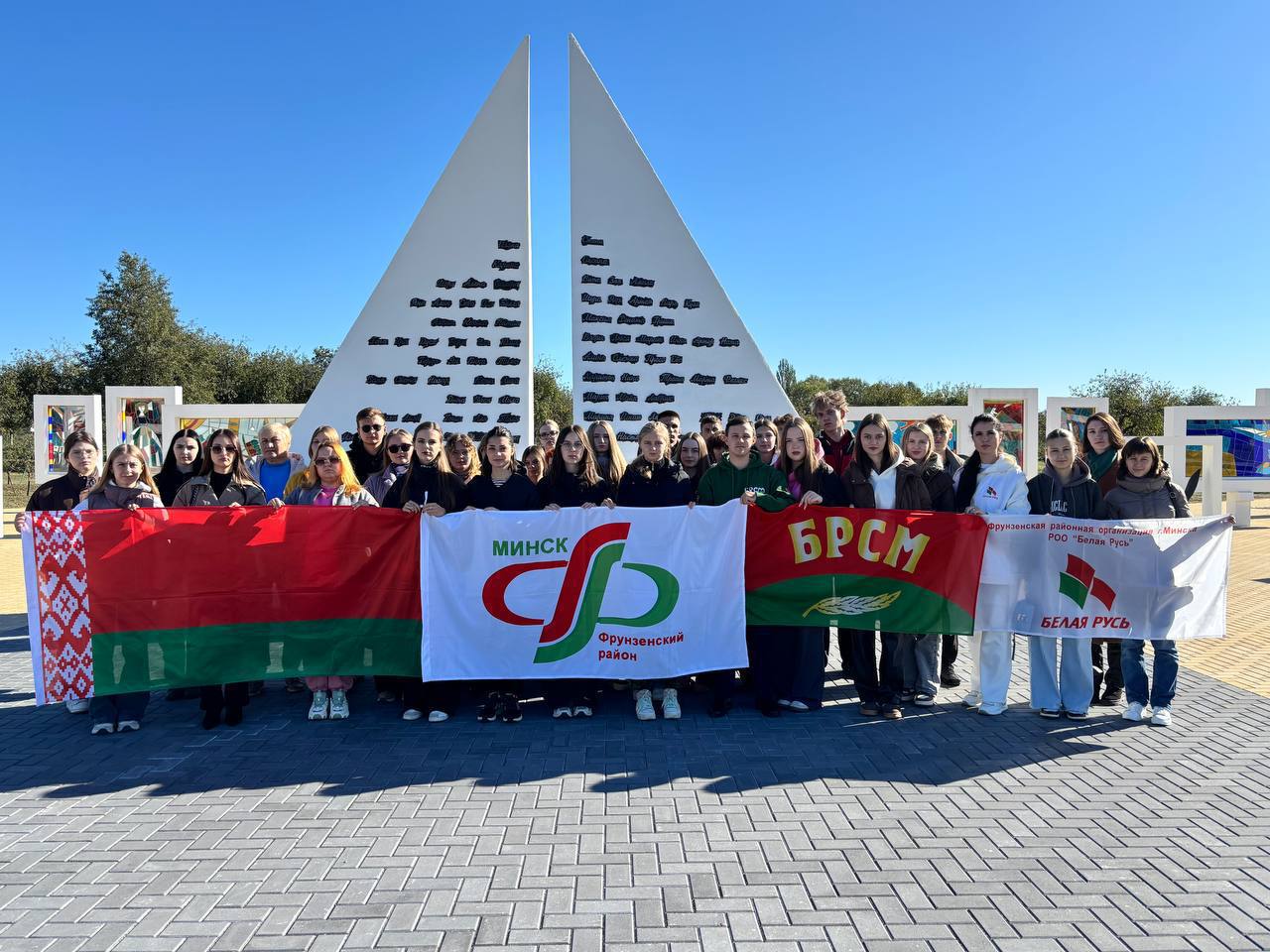 Посетили мемориальный комплекс «Красный Берег»