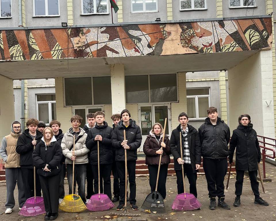 Приняли участие в субботнике