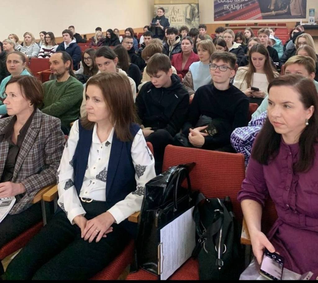 Приняли участие в диалоговой профориентационной площадке на базе ОАО “Камволь”