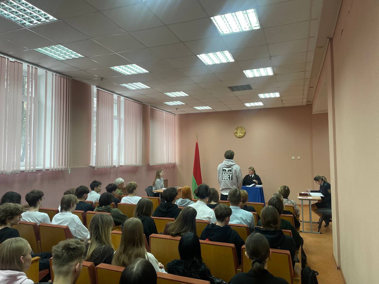 Выездной суд в колледже: учащиеся увидели реальные последствия хулиганства