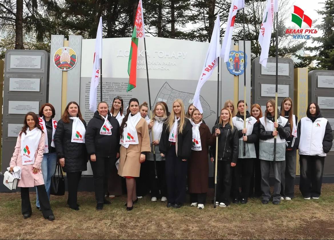 С возложения цветов к памятнику Михаила Фрунзе началось празднование 75-летия Фрунзенского района столицы