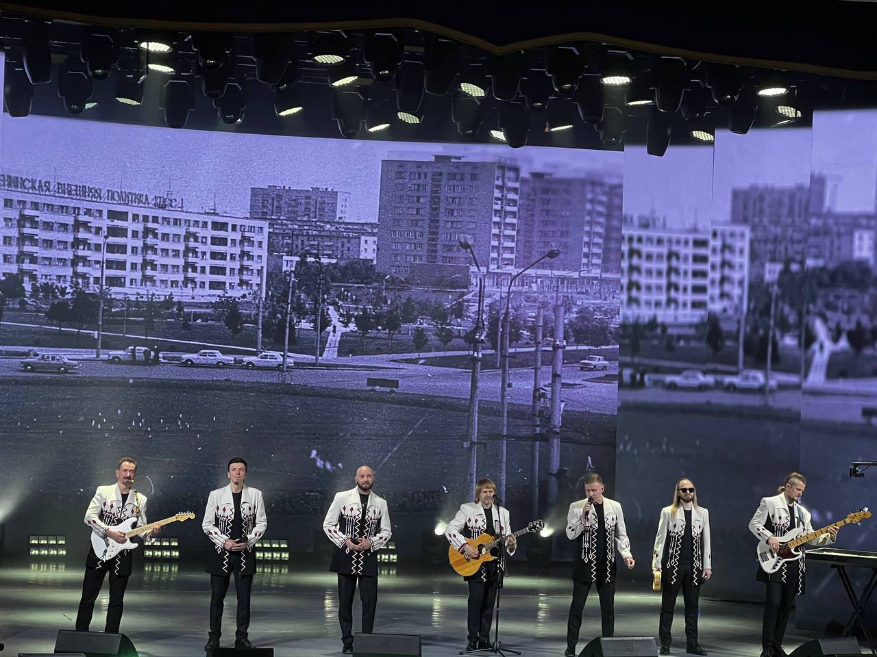 Празднование дня рождения Фрунзенского района состоялось 23 апреля в ГУ «Минскконцерт», в котором приняли участие и сотрудники ГУО “Минский колледж технологии и дизайна легкой промышленности”.